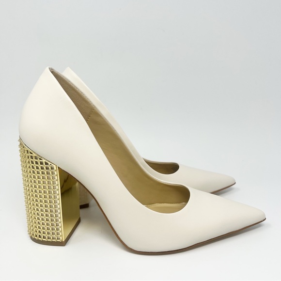 Michael Kors Maxine Leather Pumps
Size 8 - Picture 3 of 9